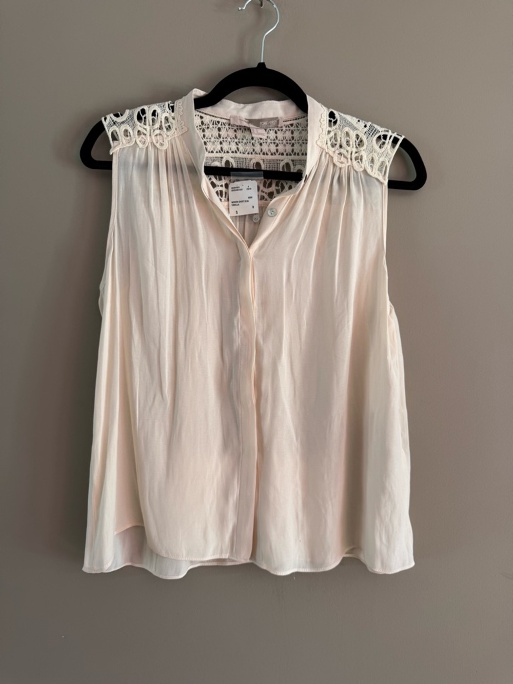 Forever 21 Cream Blush Lace Shoulder Sleeveless Top